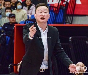 杨瀚森“接班人”定了！青岛男篮锁定未来双子星：李俊贤、丛睿言