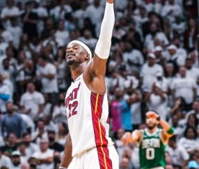 官方平台-41分9板5助攻4抢断3封盖 巴特勒攻防全能主宰G1